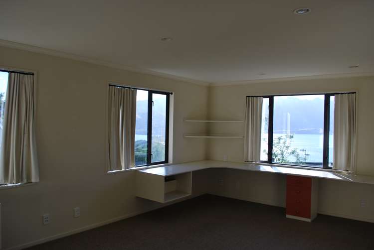 7 Lochy Road Fernhill/Sunshine Bay_8