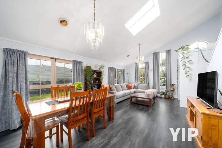33 Peppertree Lane Woodridge_1