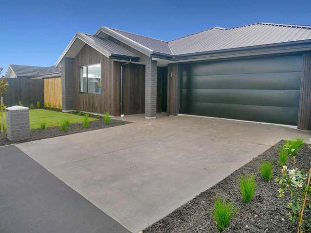 BURWOOD - NEAR NEW 4 BEDROOM, 2 BATHROOM HOME, FULLY FENCED