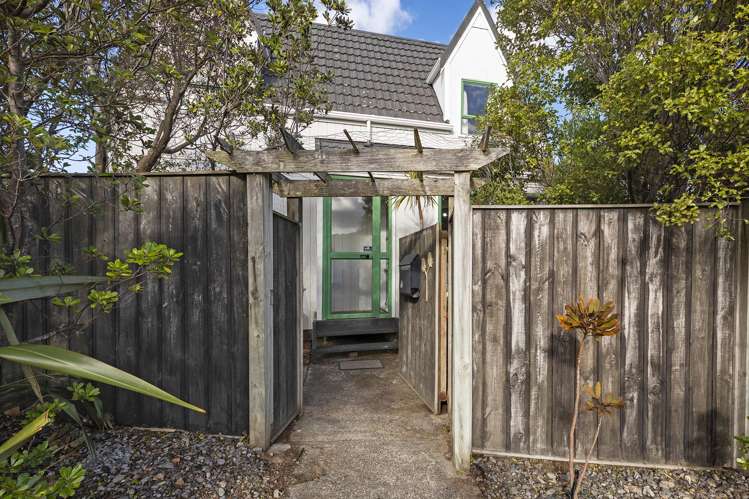 60 Frobisher Street Island Bay_11