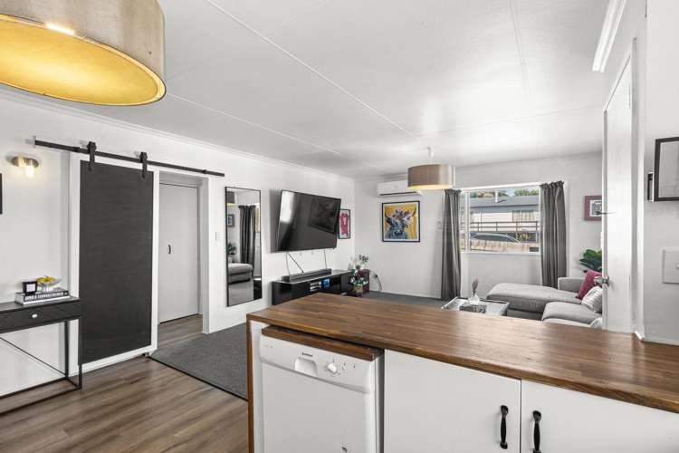 1/18 Herekawe Drive Spotswood_9