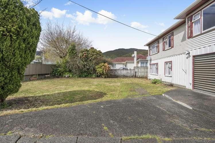 102 Hine Road Wainuiomata_24