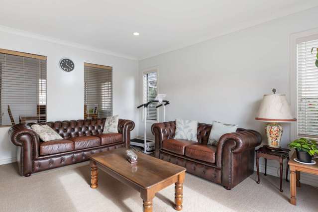 17 Bridgefield Crescent Flat Bush_2