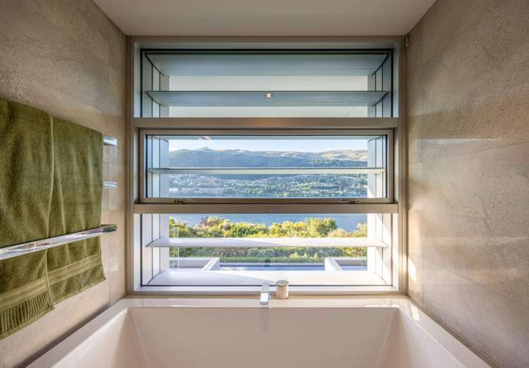 363 Peninsula Road Kelvin Heights_21