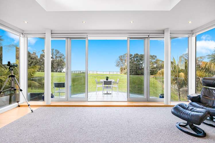 127 Beach Road Castor Bay_11