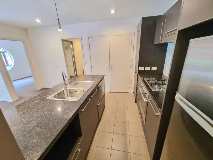 101/4 Wagener Place 1727_2