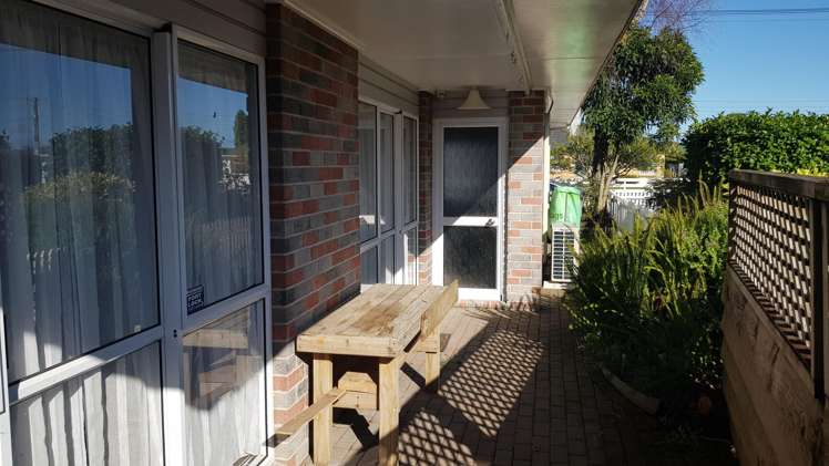 2/13 Bunnythorpe Road Papakura_16