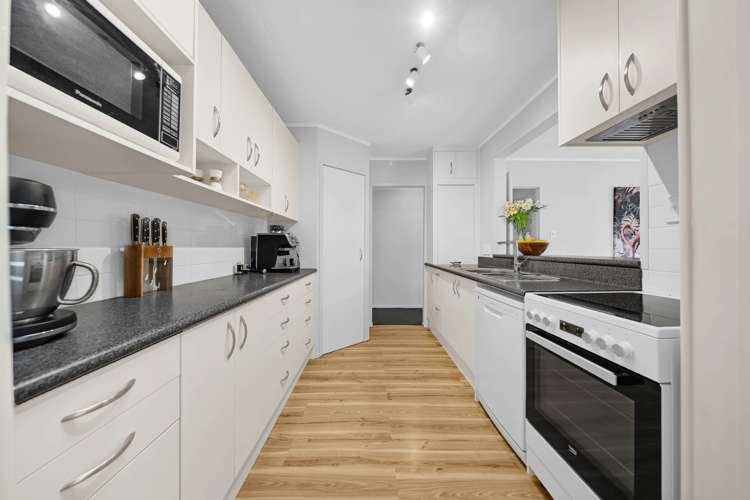 42 Lavery Place Sunnynook_18