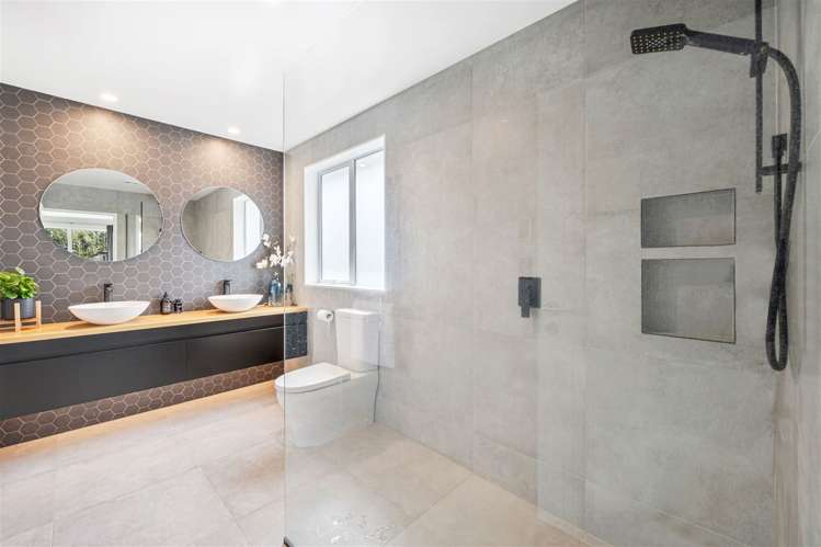 32 Koropa Road Flat Bush_23