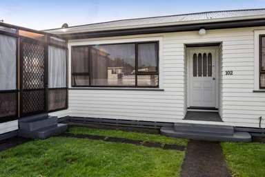 102 Brecon Road_2