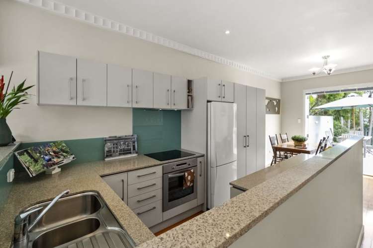 19 Merani Street Narrow Neck_8