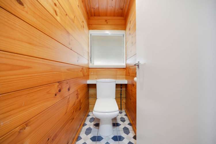 6 Robert Burke Place Henderson_16