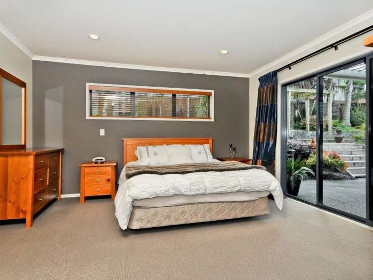 92 Farnborough Drive Grandview Heights_14