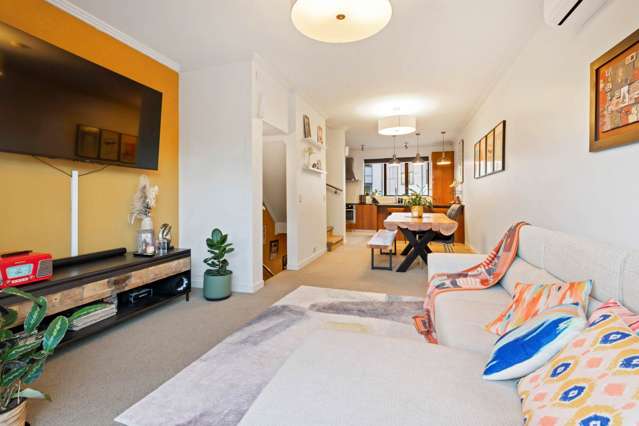 72 Norwood Drive Flat Bush_3