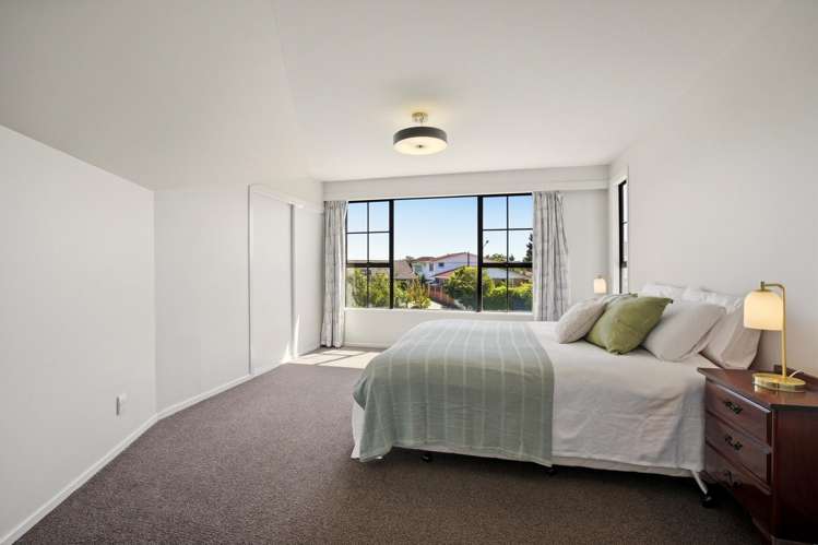 4 Larkhill Place Russley_17