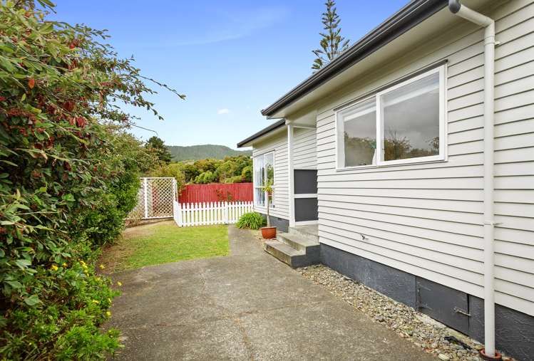 9a Redwood Avenue Tawa_11
