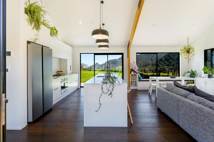 42a Upland Road Huia_14