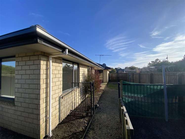 216 Southfield Drive Lincoln_16