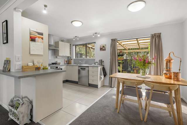 2/4 Ellesmere Avenue Miramar_1