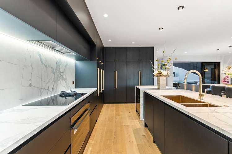 12 Grand Ridge Avenue Flat Bush_5