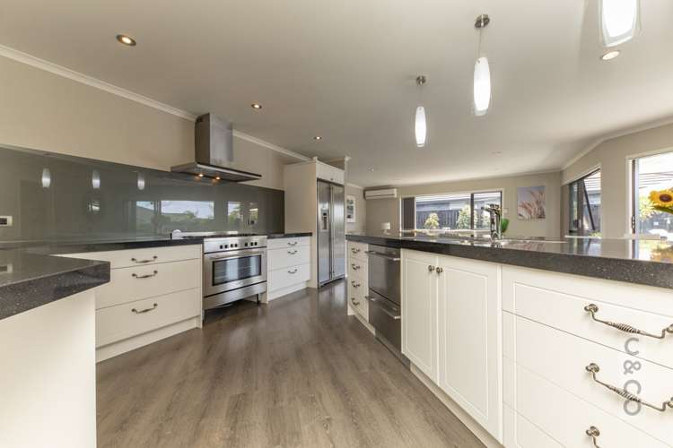 11 Pohutukawa Parade Riverhead_7