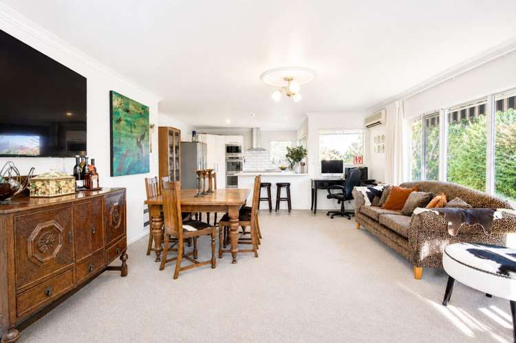 2 Fern Grove Taradale_6