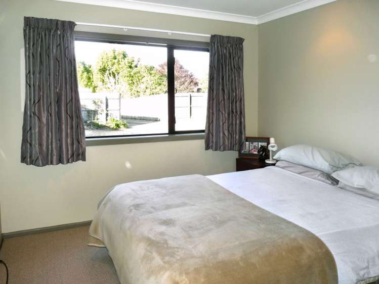 10 Mayer Crescent Wakefield_11