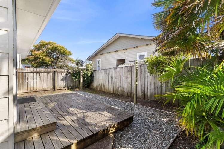 2/36A Tukuka Street 10811_8