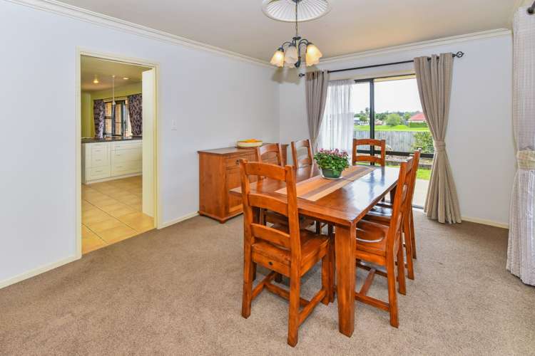 25 Castlehill Court Wattle Downs_23