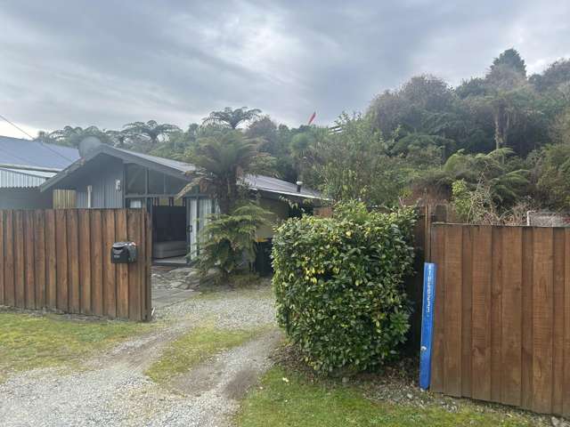 1 BEDROOM HOUSE - PAROA, GREYMOUTH