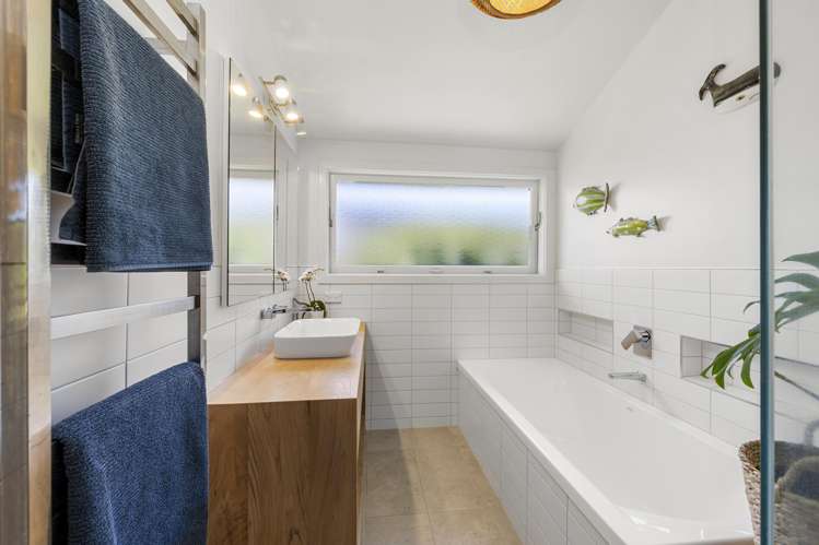 64 Wallis Street Raglan_33