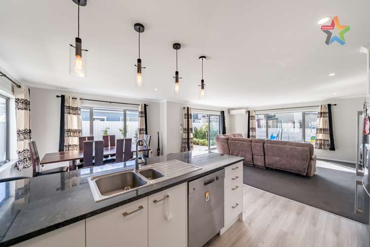 2 Grovedale Square Wainuiomata_1