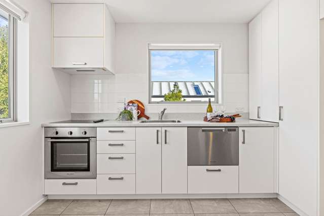 6/31 Clissold Street Merivale_1