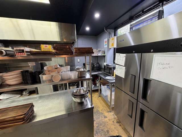 Shop A 402-404 Great North Road Henderson_4