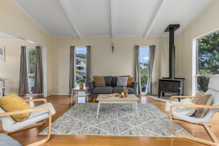 1 Cassley Crescent Papakowhai_3