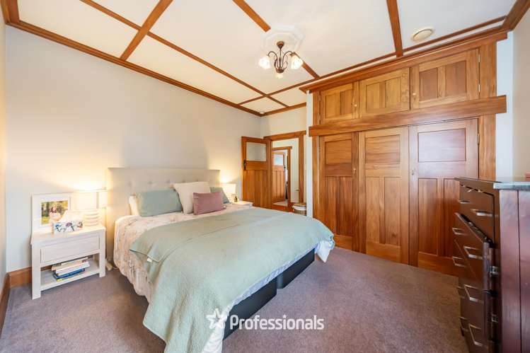 143 Whites Line East Waiwhetu_10