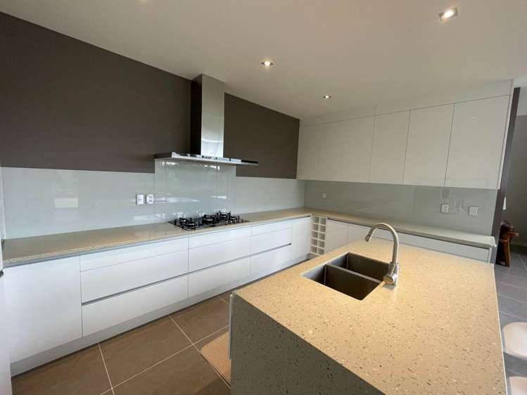 53 Sovereign Street Flat Bush_8