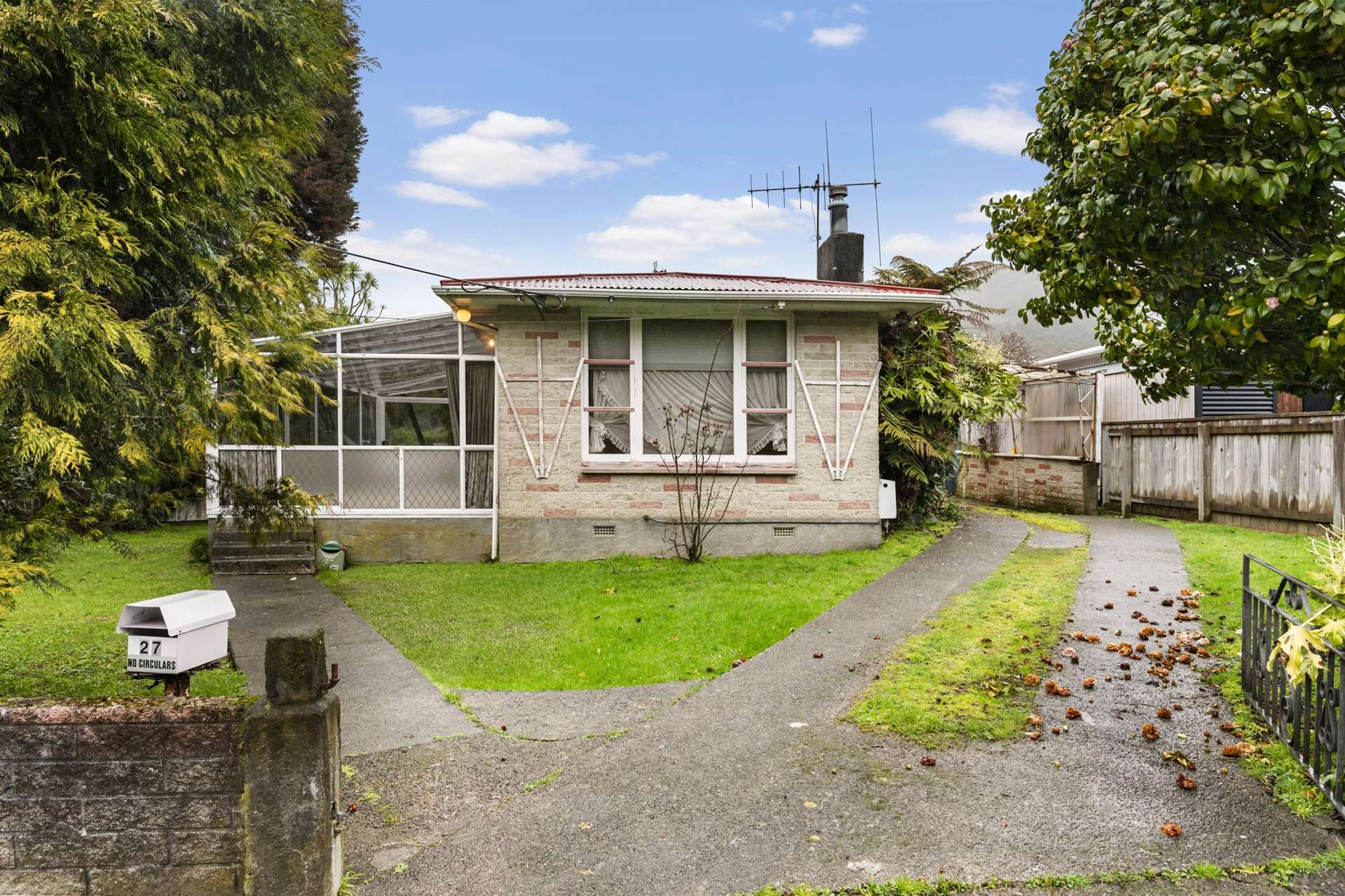 27 Lees Grove Wainuiomata_0