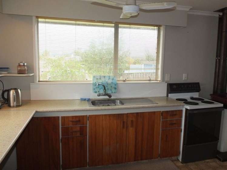 15 Andresen Street Foxton Beach_8