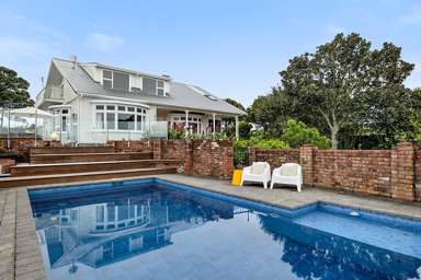 533 Devon Street West_2