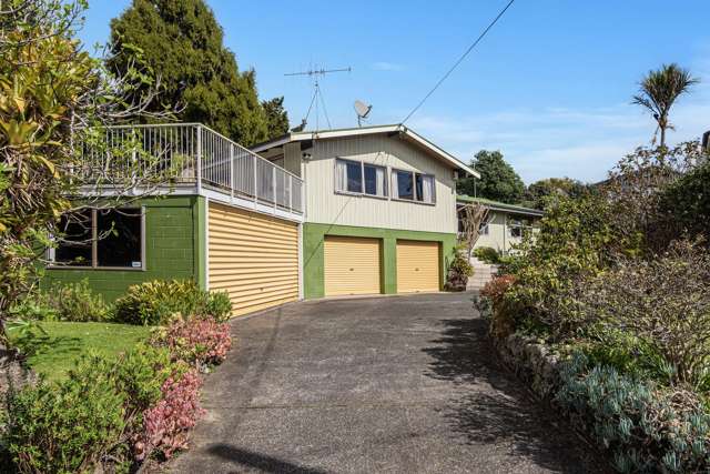 Retro Treasure - 4 bedroom