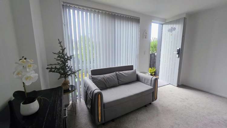 2/1 Matuhi Rise Henderson_9