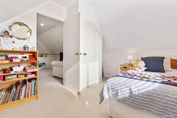 32 Orinda Close Botany Downs_17