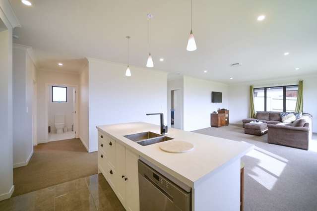 20 Varsity Heights 10930_2