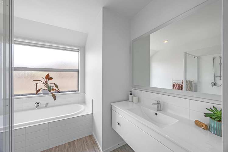 11 Handley Crescent Wigram_19