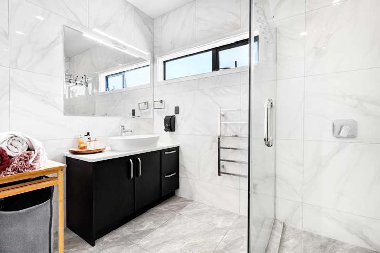 7 Keiha Crescent Massey_13