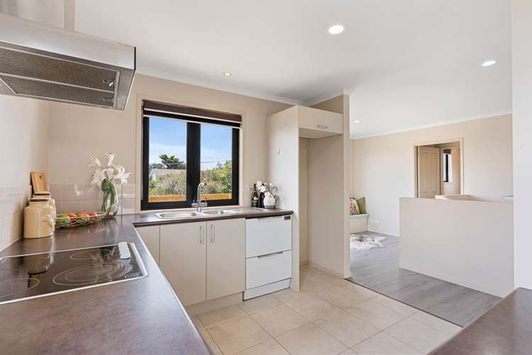 20 Toroa Street Torbay_8