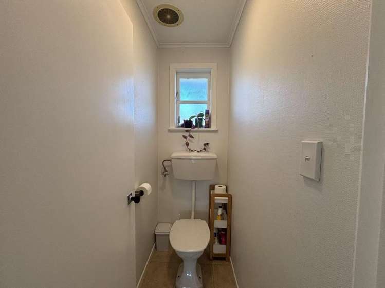 120 Vodanovich Road Te Atatu South_17