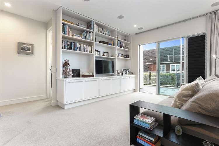 8/258 Hurstmere Road Takapuna_16