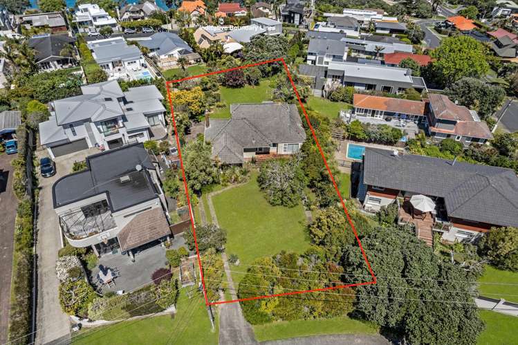 1 Vaughan Crescent Murrays Bay_12